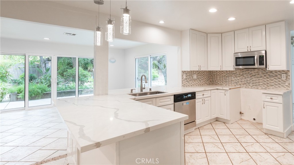 Liberty Canyon (D) (860) - Residential