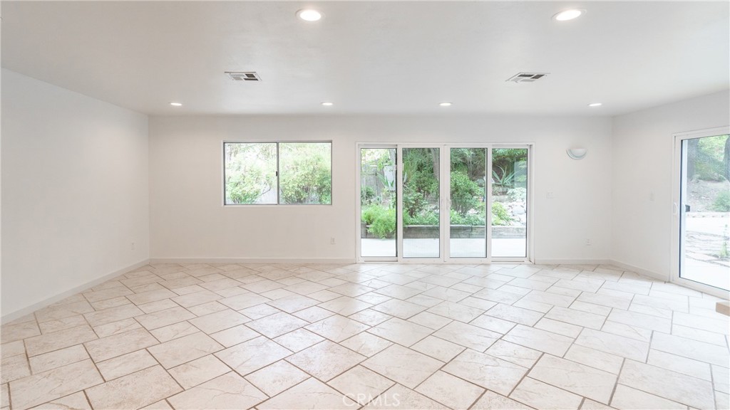 Liberty Canyon (D) (860) - Residential