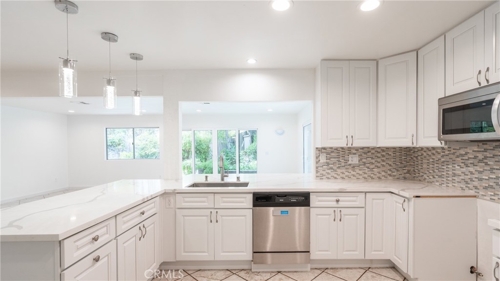 Liberty Canyon (D) (860) - Residential