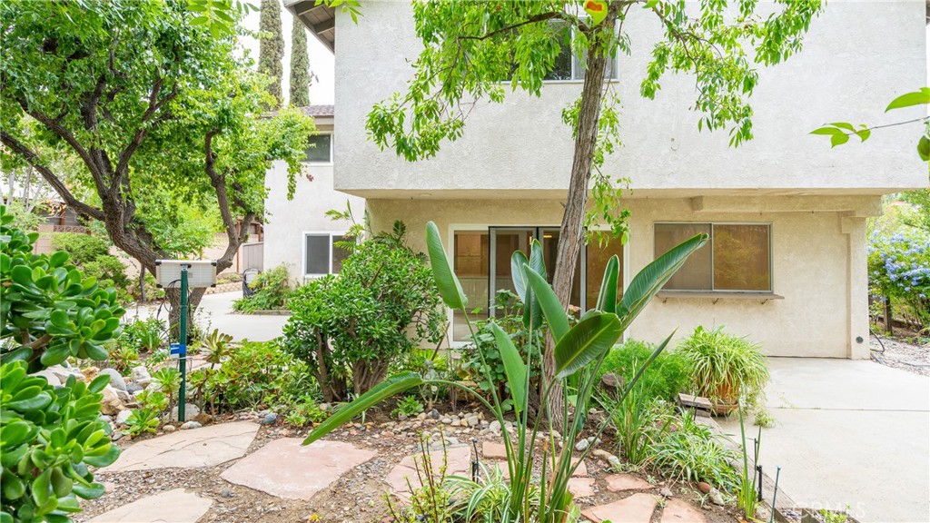 Liberty Canyon (D) (860) - Residential