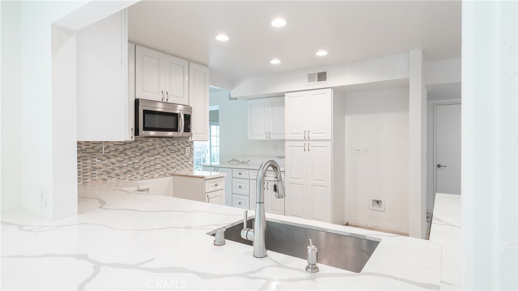 Liberty Canyon (D) (860) - Residential