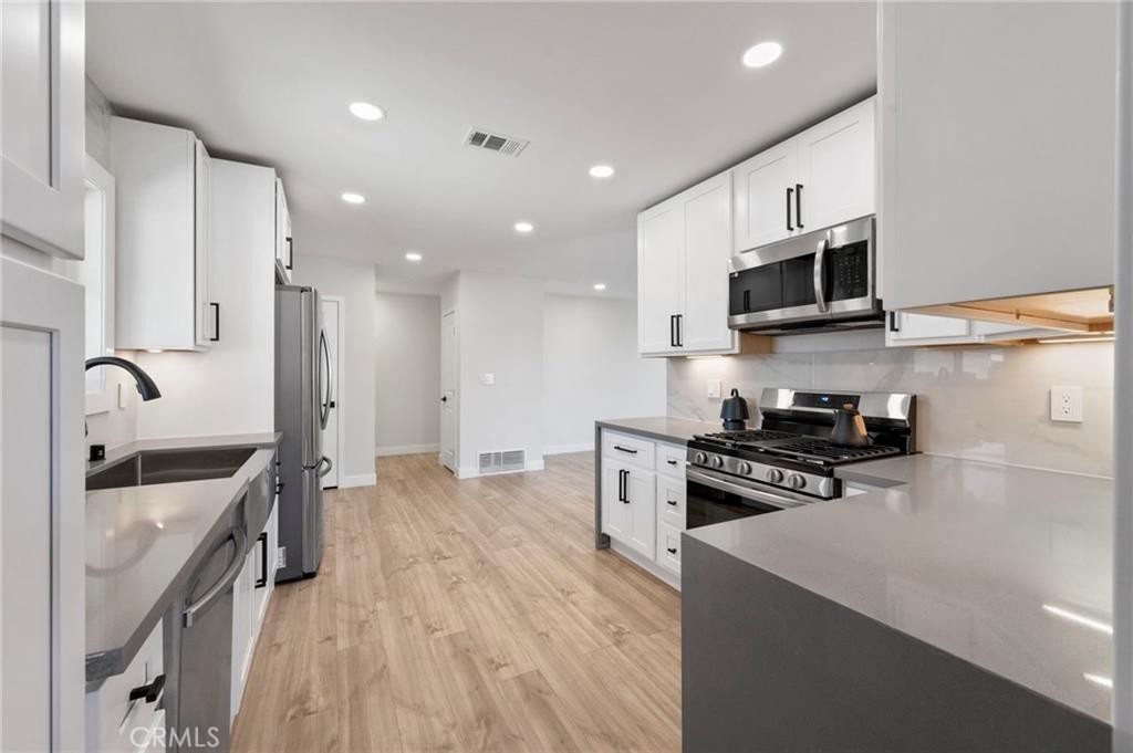 1715 E. Redwood Ave