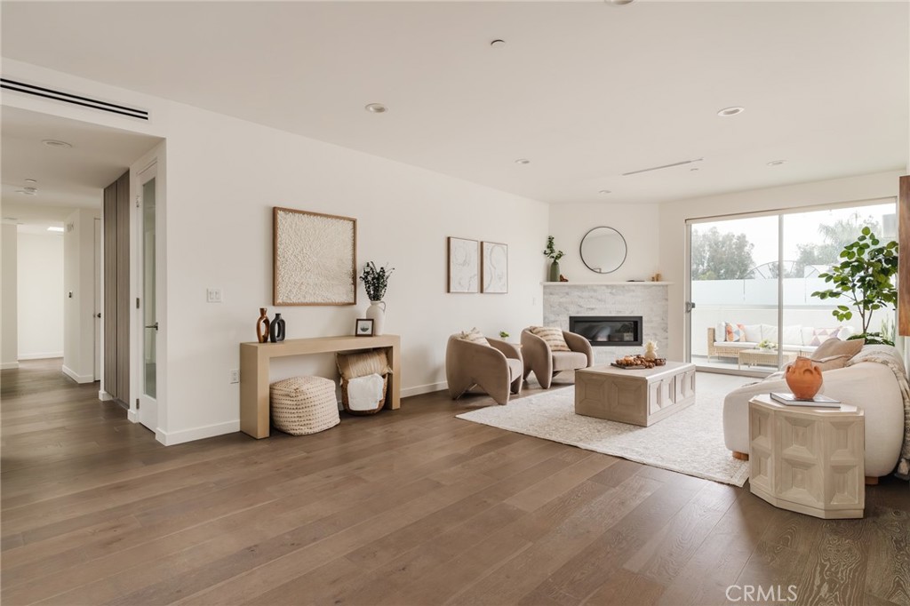 Properties 1 12045 Guerin Street PH4