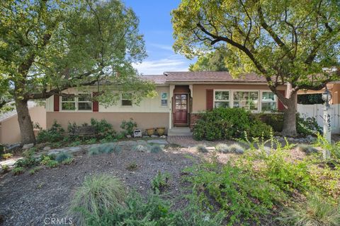 Photo of 4635 Willalee Avenue, La Crescenta, CA 91214 (MLS # SR26075722)