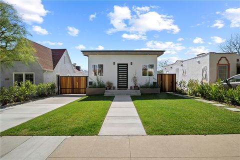 Photo of 3334 Madera Avenue, Los Angeles, CA 90039 (MLS # SR26045306)
