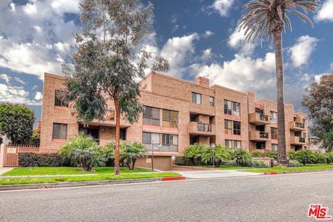 Photo of 235 S TOWER Drive #102, Beverly Hills, CA 90211 (MLS # 26834849)