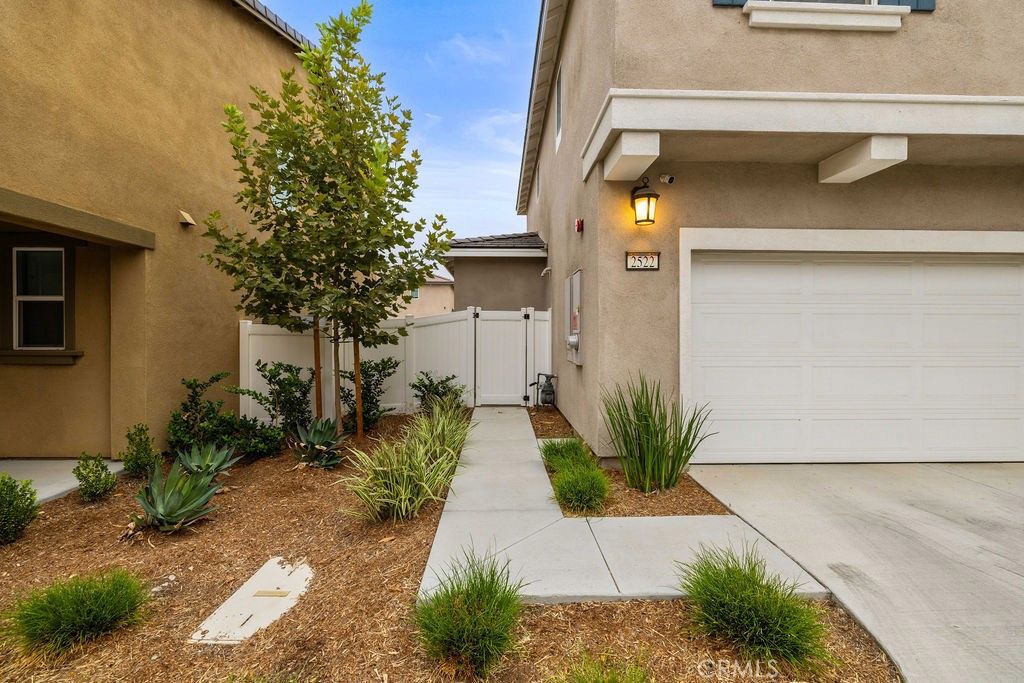 Photo of 2522 Gunner Ridge Way, Rialto, CA 92377 (MLS # IG25219885)