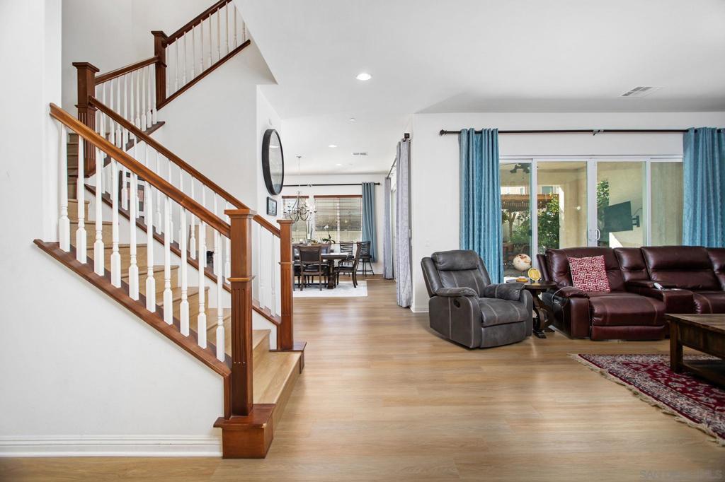 1818 Santa Christina Ave