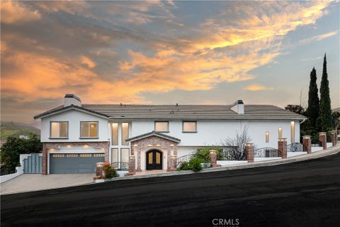 Photo of 11436 Dona Evita Drive, Studio City, CA 91604 (MLS # SR26227653)