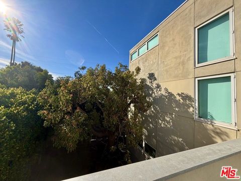 Photo of 2409 Wilson Avenue, Venice, CA 90291 (MLS # 26655329)