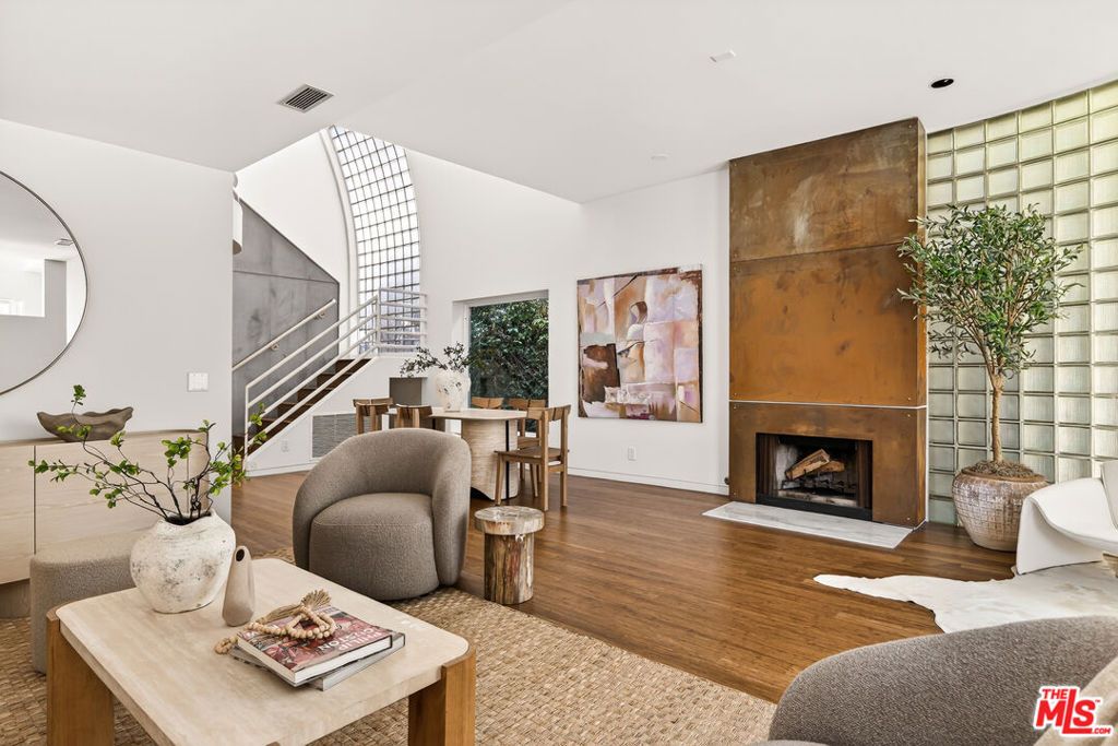 Photo of 2409 Wilson Avenue, Venice, CA 90291 (MLS # 26655329)