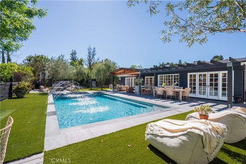 Photo of 5910 Pat Avenue, Woodland Hills, CA 91367 (MLS # SR25239413) Photo of 5910 Pat Avenue, Woodland Hills, CA 91367 (MLS # SR25239413)