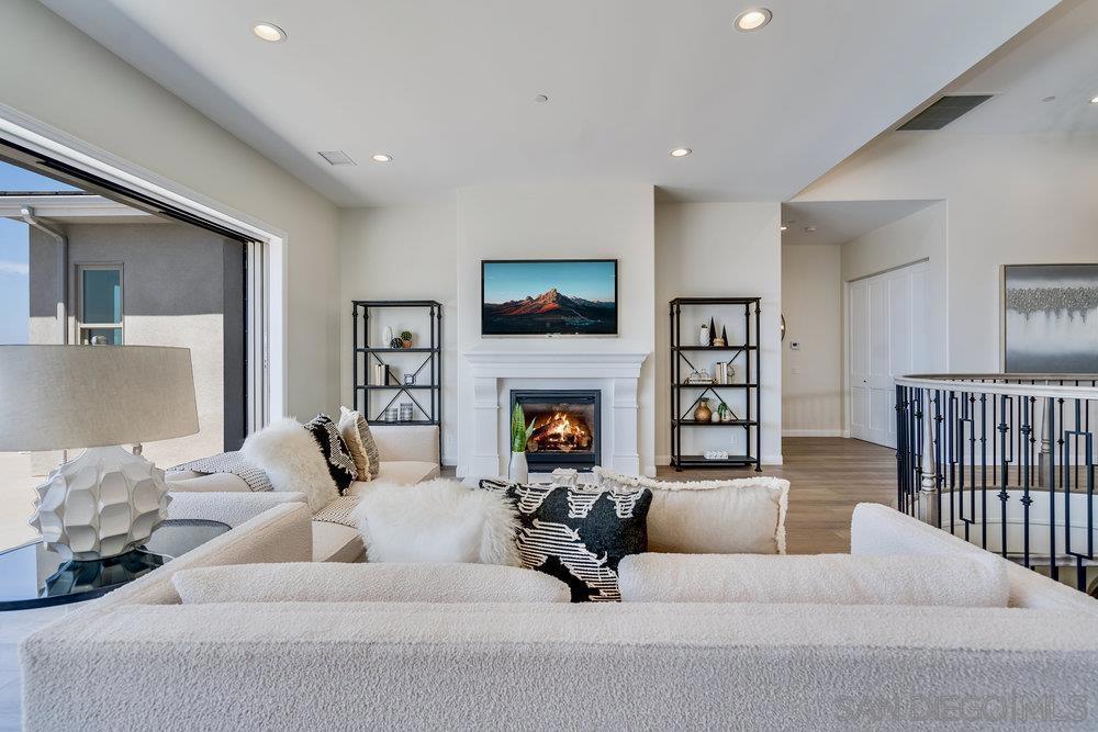 La Costa - Residential