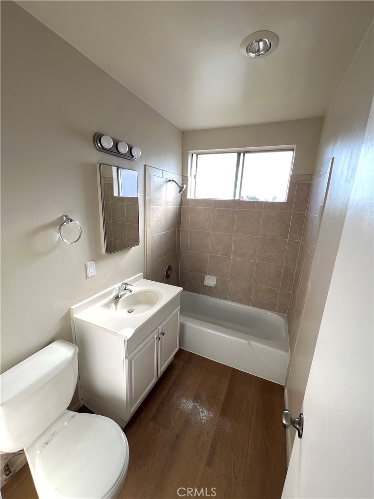 Located on the edge of downtown, this unit was recently refurbished, has a large 1 bedroom and 1 bathroom that is well located in a secluded neighborhood. The unit has quartz counter tops, stainless steel sink, newer stove, new bedroom door, and vinyl wood flooring. Near the beach, restaurants, shops, public transportation, nightlife amenities, and the central downtown. The complex is gated.