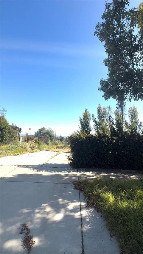 Photo of 940 E Mariposa ST, Altadena, CA 91001 (MLS # OC26181123)