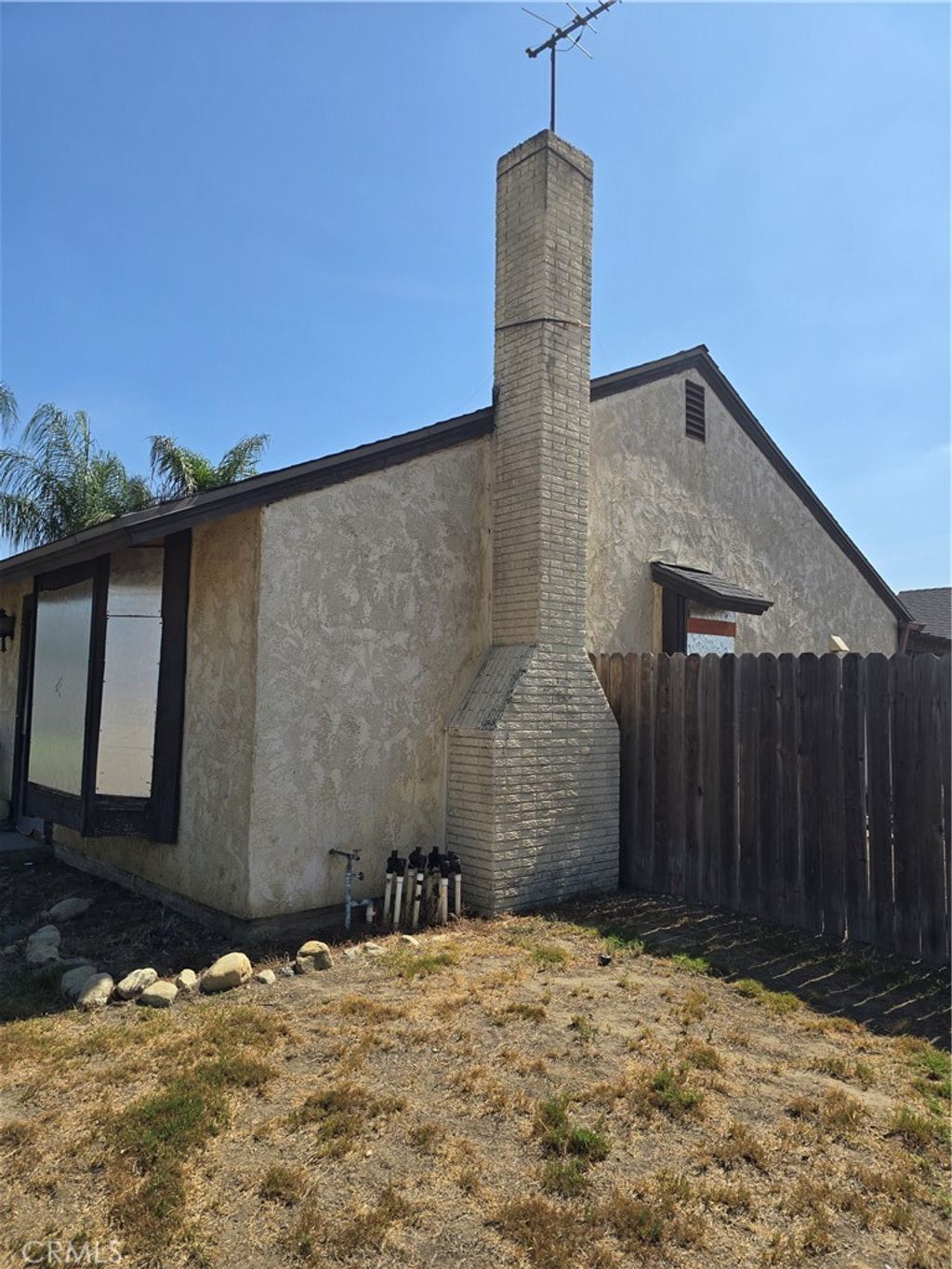 Photo of 1365 W Etiwanda Ave, Rialto, CA 92376 (MLS # CV25266547)