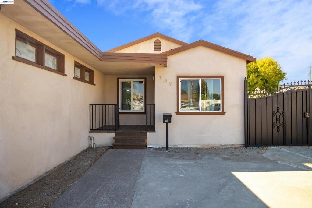 739 Tuolumne St.