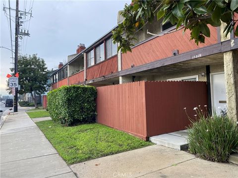 Photo of 15819 Prairie Ave, Lawndale, CA 90260 (MLS # SR25274988)
