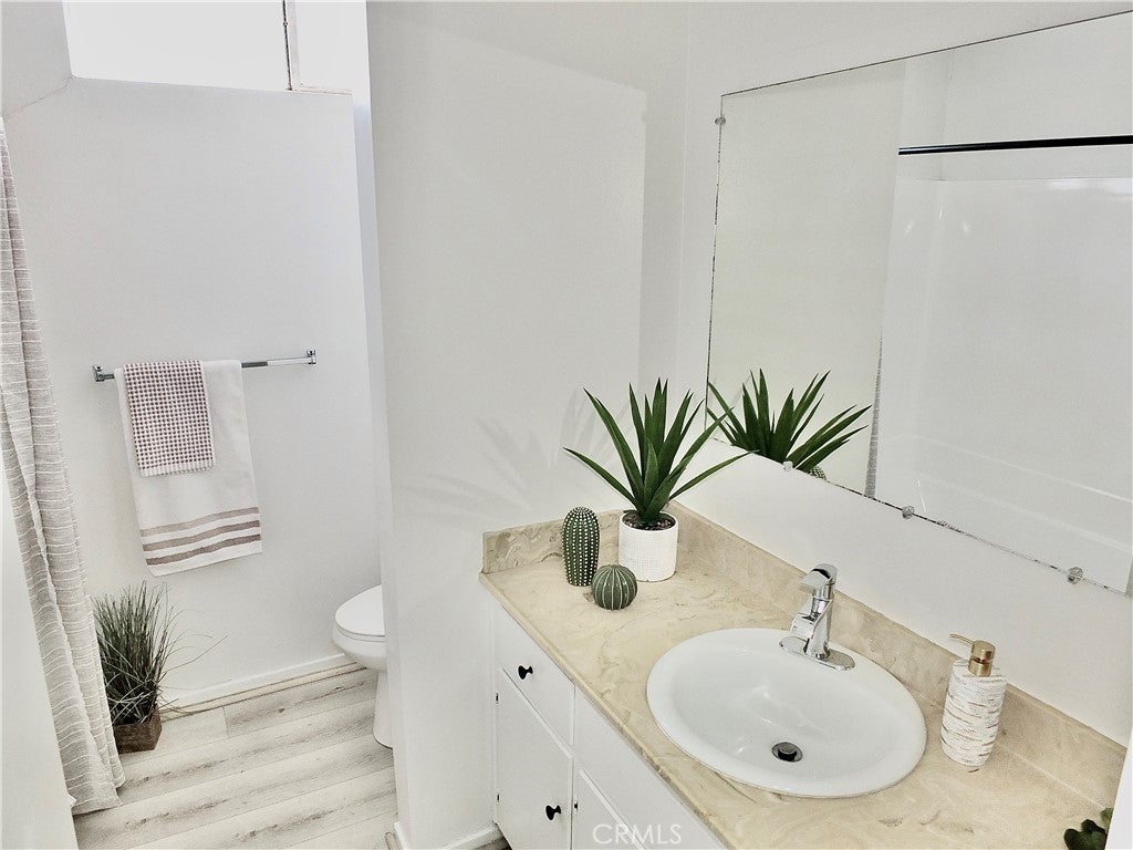 545 Chestnut Avenue 203