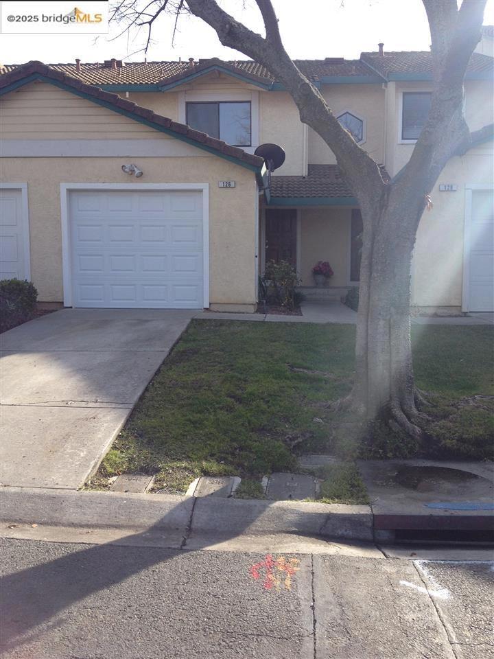 Charming 2 bedroom 1 and a half bath townhouse with attached 1 car garage that is conveniently located near schools, parks, shopping, freeways and Bart. Outdoor activity at your footsteps. $2300 deposit $2300 monthly rent. No Evictions. 2.5 times monthly income needed. $55 Application fee for each adult. 18 years or older