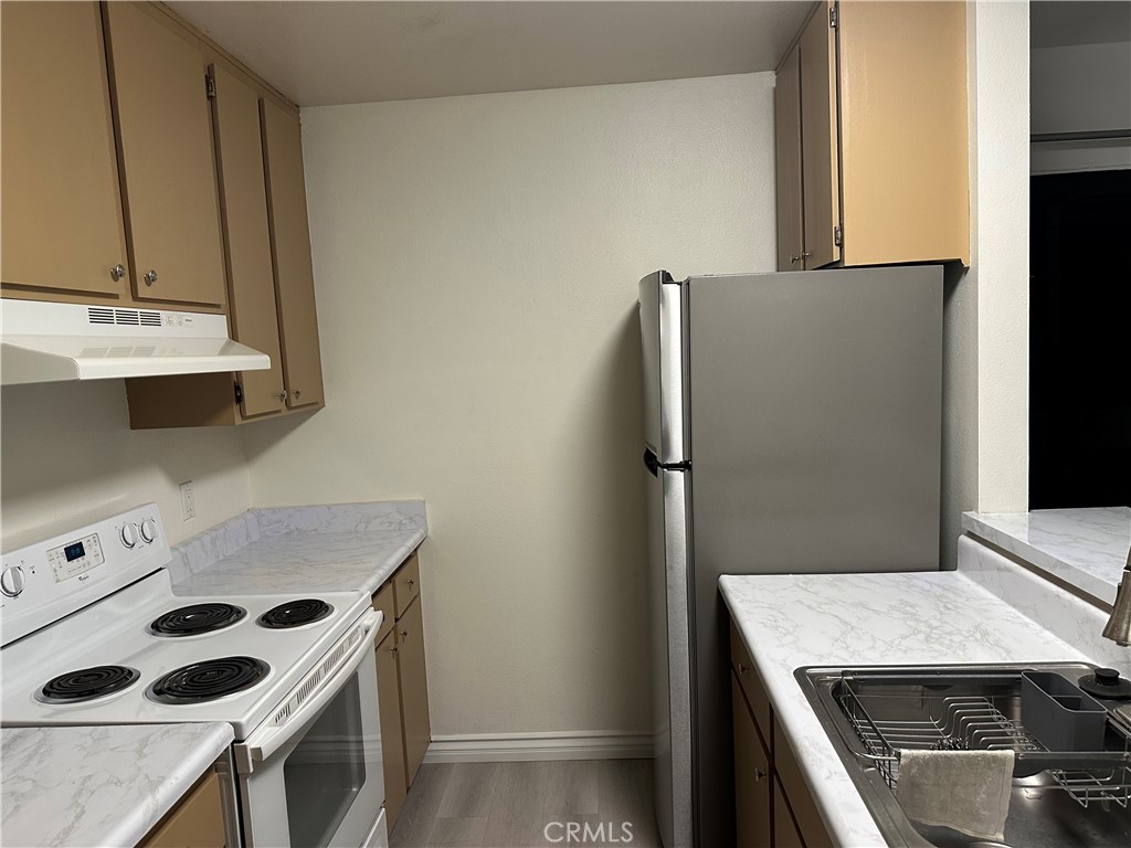 Studio condo converted to one bedroom on second floor and Vaulted ceilings in a spacious floor plan offering Balcony with views of the neighborhood. Enjoy on the private upper-level balcony with great view. The Springs community has community pool, SPA, tennis court, and park like surroundings. Conveniently located within a block to shopping, entertainment, and supermarket. Both Freeway 5 and 261 are within just a few blocks. HOA is including Water, Hot Water. You pay Electricity only.