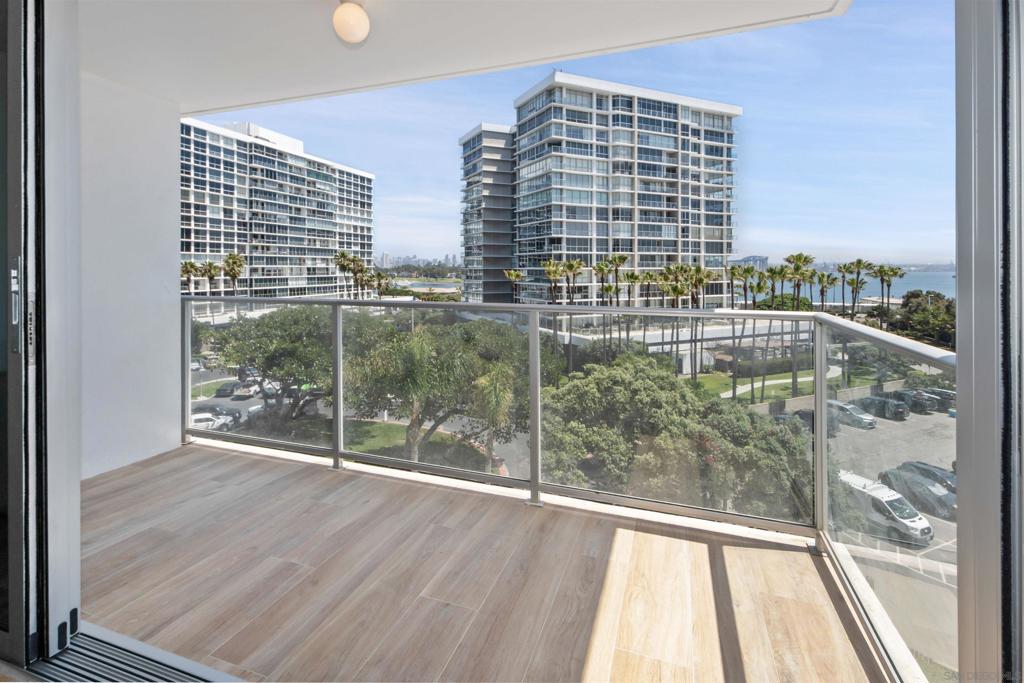 Vacation Rental in Coronado Shores, featuring 1 BR, 1BA with views of the bay perfect for relaxing and unwinding after a long day! Coronado Shores complex features direct beach access, security and 24-hr doorman service, 4 beachfront pools, health club including spa, beach club featuring a full bar, Roeder Pavilion, and pickleball & tennis courts. Just steps away to the ocean and the bay, a short walk to restaurants, shopping, golf course and more. Contact us for more details! Available: Shoulder (June and sept 2025) $7,000-$8,000 Summer -(July and August 2025)- $8,500 to $10,000 Off Season-(Oct, Nov, Dec 2025 April and may 2026) -$4,500-$5,500 Winter (Jan, Feb, and March 2026): $6,500