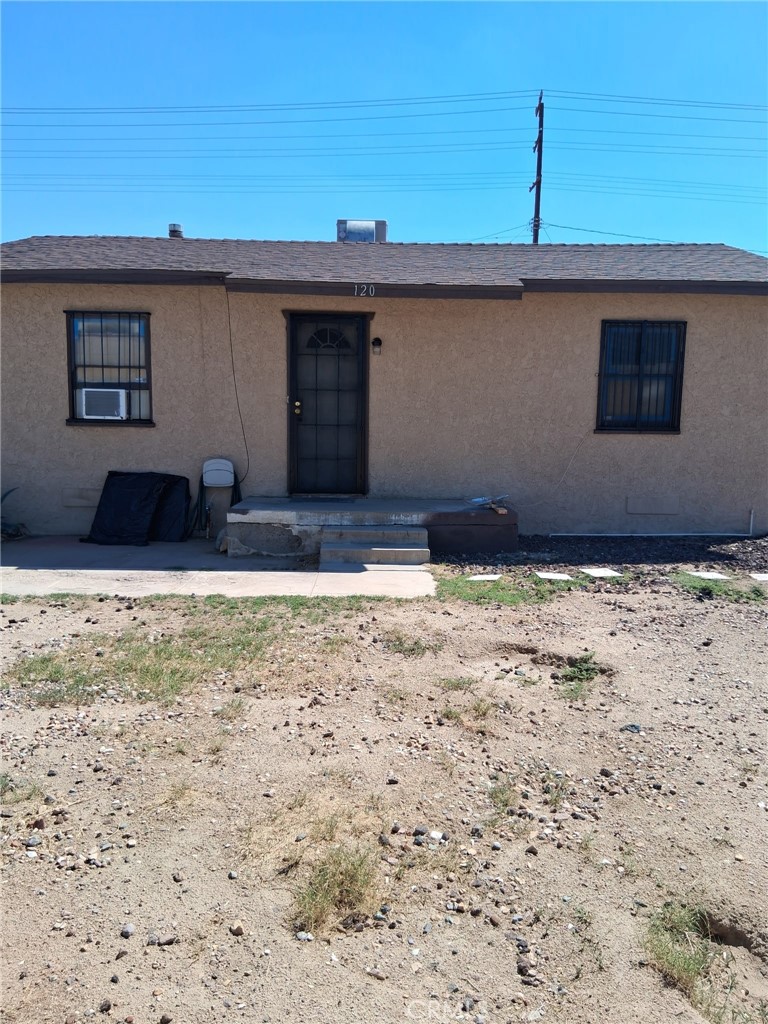 Charming starter home! Welcome to 120 W Williams Street with a clean move in ready home perfect for first time home buyers or investors. Enjoy a spacious yard ideal for kids, pets, or entertaining, plus plenty of parking. Located in a quiet area with convenient access to nearby shopping, dining, and the freeway. Motivated seller don't miss this opportunity.
