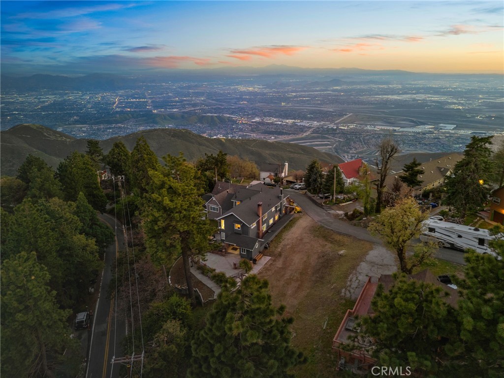 1015 Summit Drive