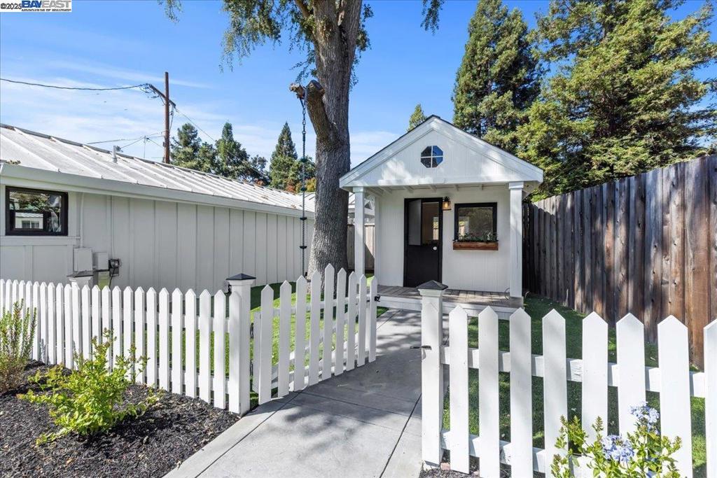 DANVILLE - Residential
