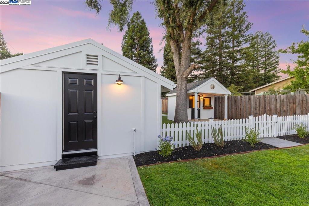 DANVILLE - Residential