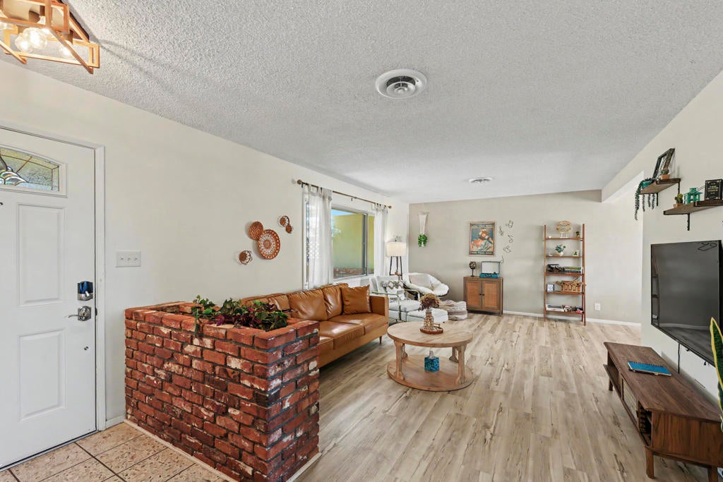 7603 Fox Trail