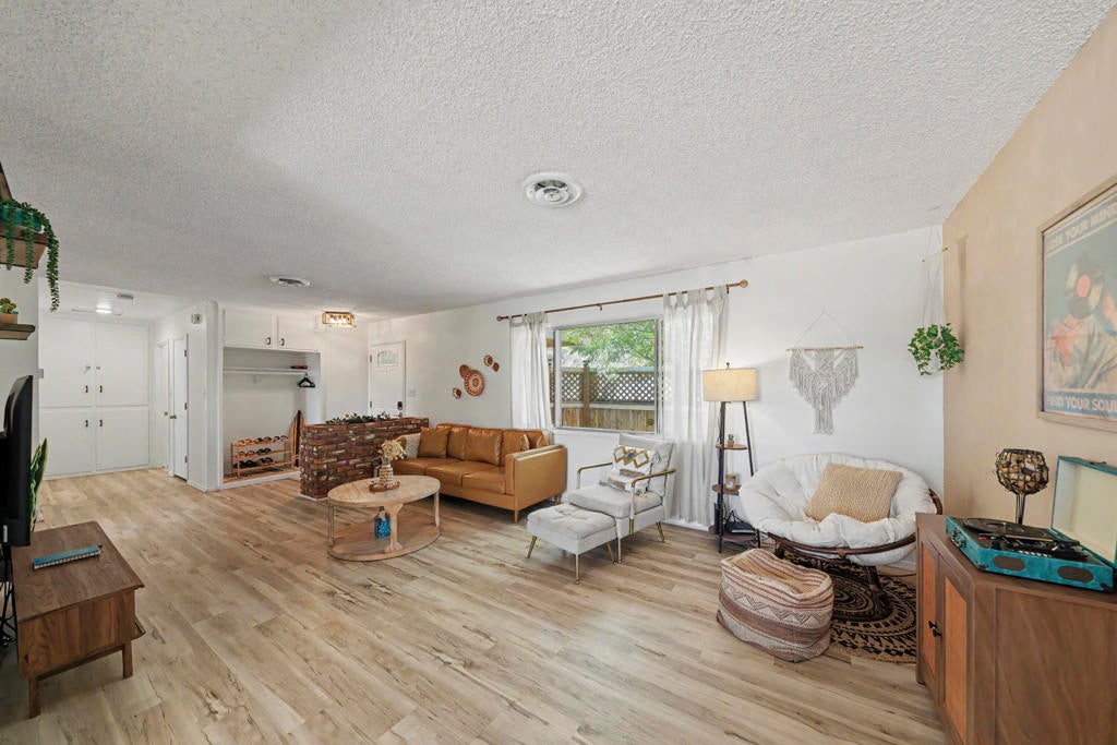 7603 Fox Trail