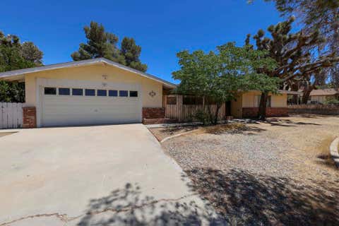 Photo of 7603 Fox Trail, Yucca Valley, CA 92284 (MLS # 219149315DA)