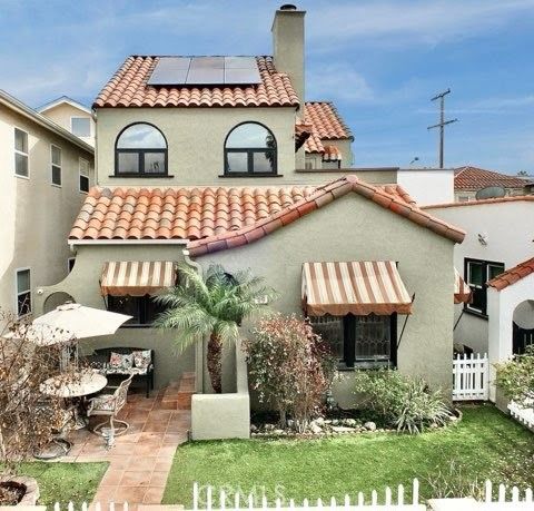 Photo of 50 Pomona Ave, Long Beach, CA 90803 (MLS # PW26066993)