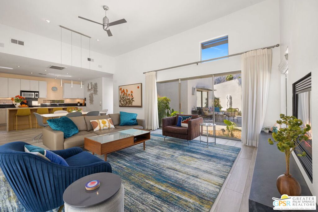 2470 N Cardillo Avenue