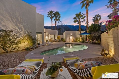 Photo of 2470 N Cardillo Avenue, Palm Springs, CA 92262 (MLS # 26656137PS)
