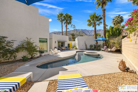 Photo of 2470 N Cardillo Avenue, Palm Springs, CA 92262 (MLS # 26656137PS)