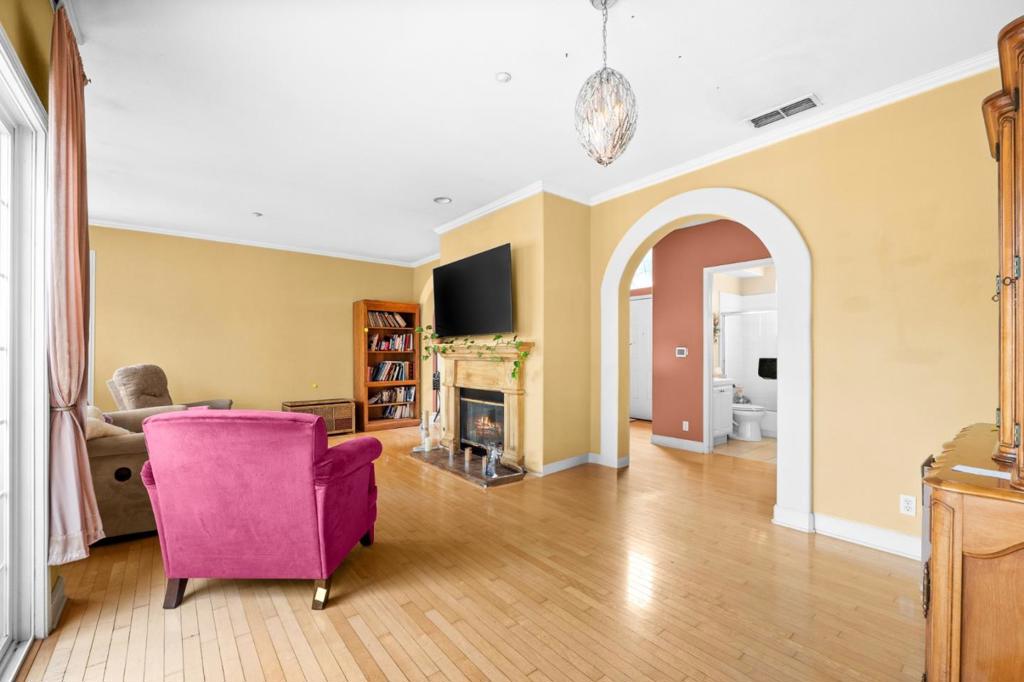 376 Sterling Way