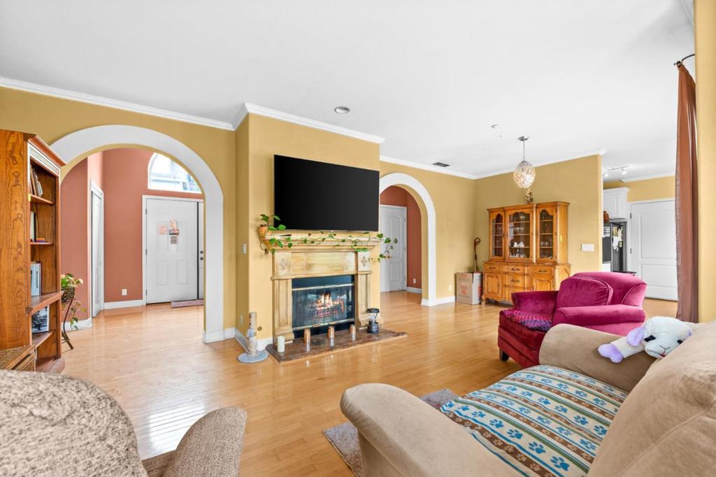 376 Sterling Way