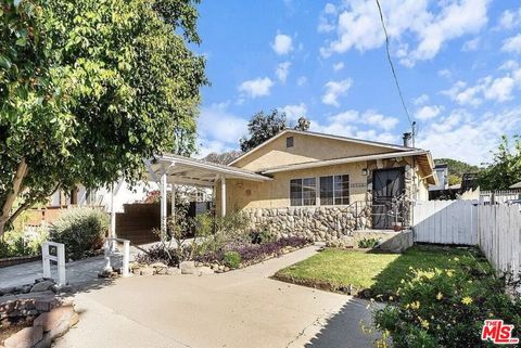 Photo of Tujunga, CA 91042 (MLS # 26829749)