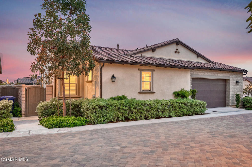 2424 Quartsite Drive