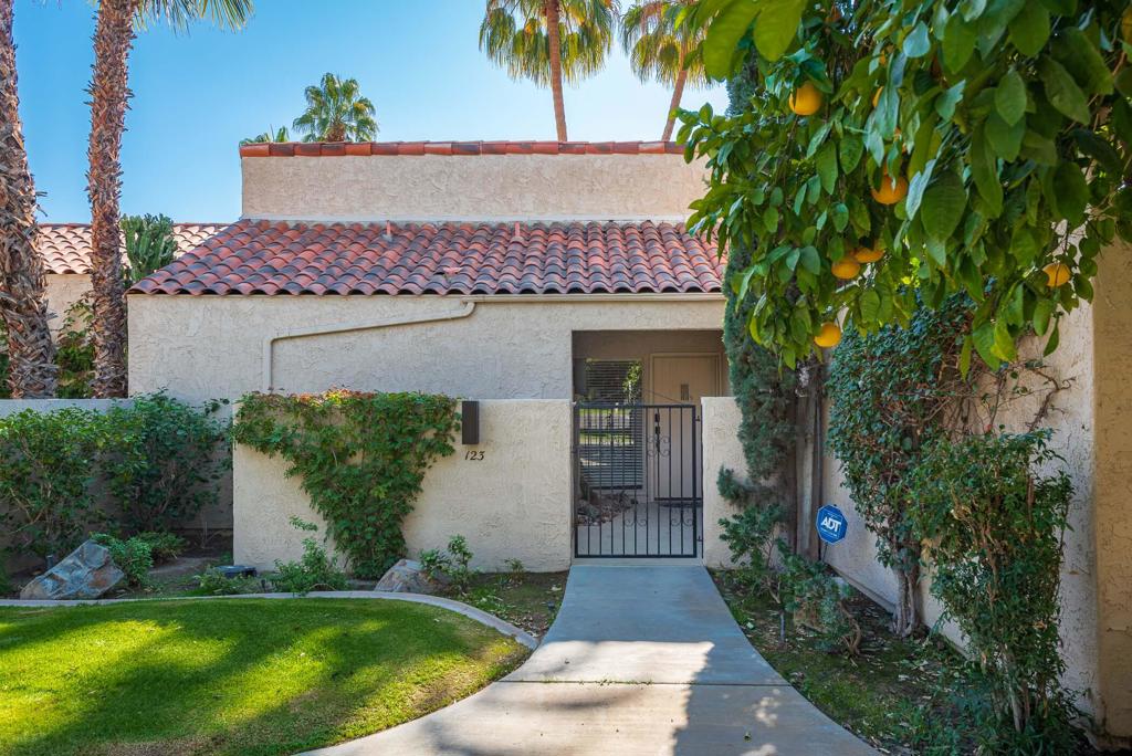 123 Racquet Club Drive S