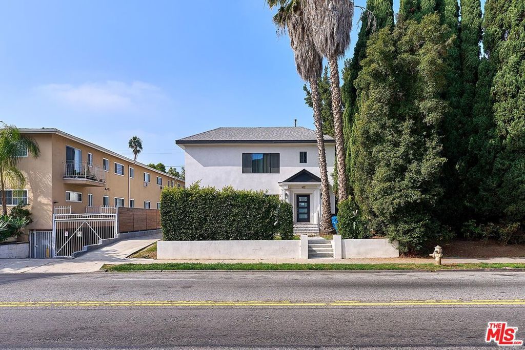 Photo of 433 S Wilton Place, Los Angeles, CA 90020 (MLS # 26647859)