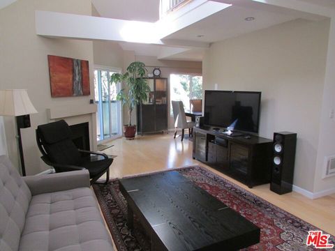 Photo of 1127 12th Street #301, Santa Monica, CA 90403 (MLS # 26738213)