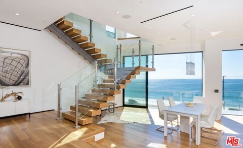 Photo of 17816 Porto Marina Way Way, Pacific Palisades, CA 90272 (MLS # 25596849) Photo of 17816 Porto Marina Way Way, Pacific Palisades, CA 90272 (MLS # 25596849)