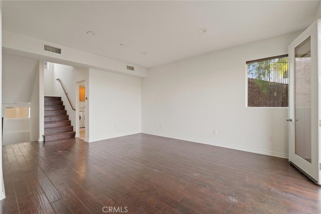 Photo of 1259 Gonzales Rd Rd, Simi Valley, CA 93063 (MLS # GD25256054)