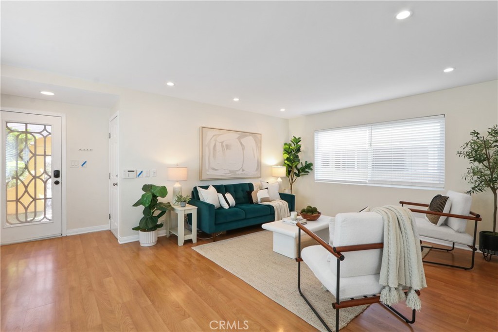 2612 S Denison