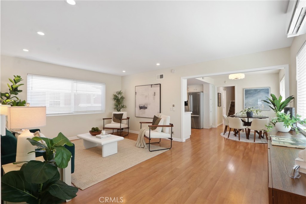 2612 S Denison