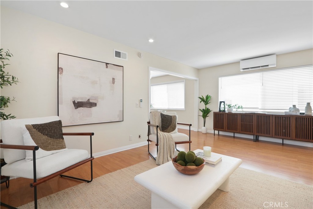 2612 S Denison