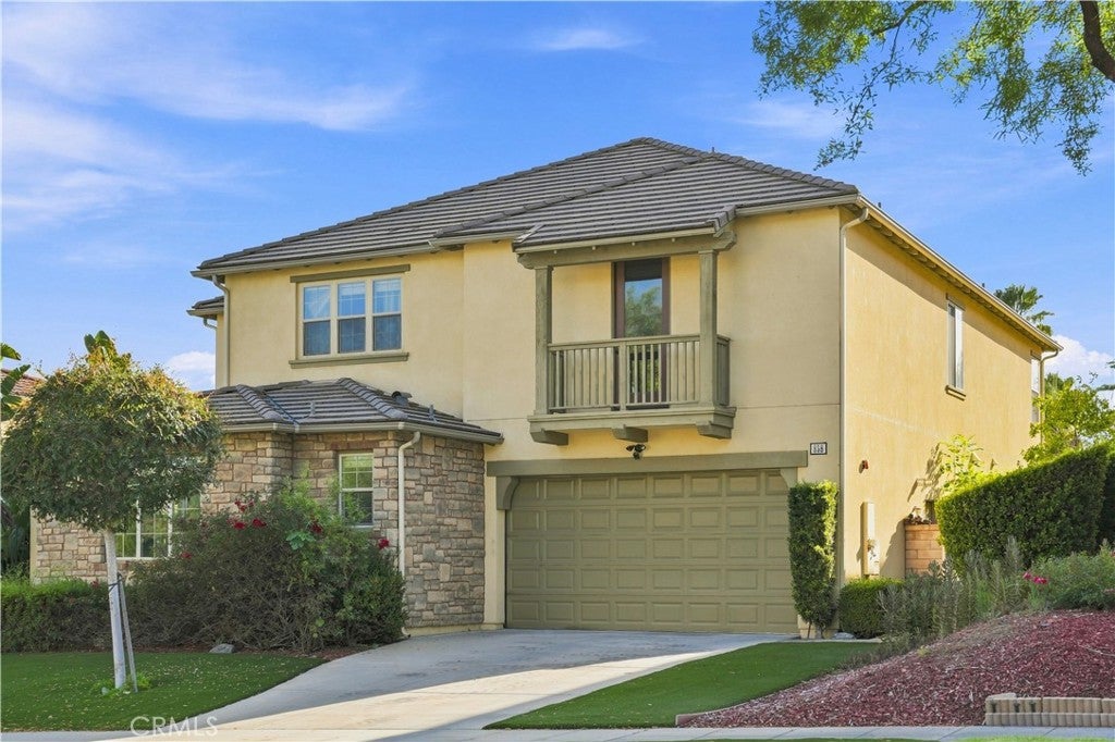 858 E Manresa DR